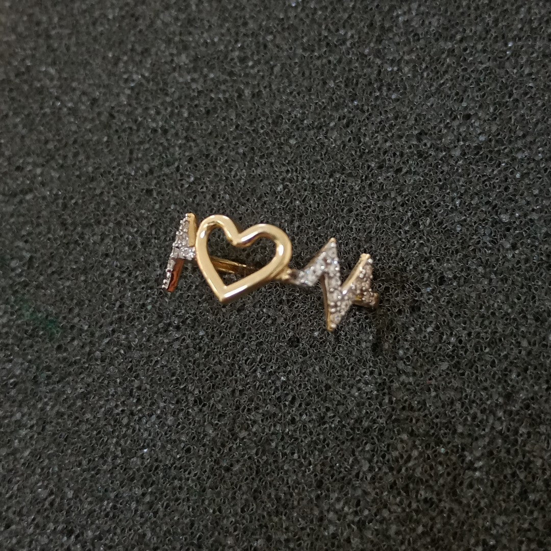 10419AND00070B4325 FRD23 ANILLO DE SIGNO VITAL CON CORAZÓN ORO 14K 1.4GRS (NUEVO)