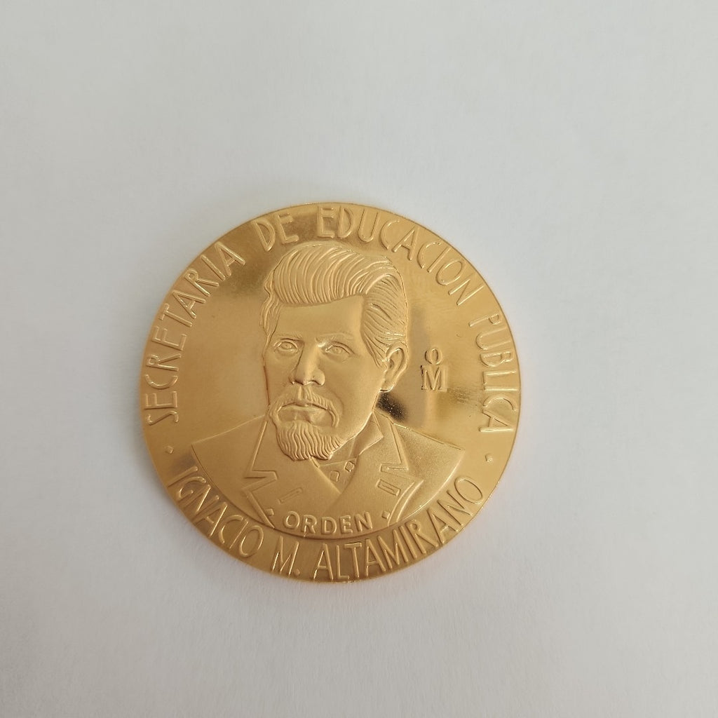 MEDALLA CONMEMORATIVA ORO 21 K 42 GRMS (SEMINUEVO)
