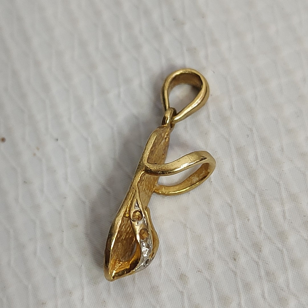 K1 1,60 GRMS 14 K ESPECIFICACIONES COMPLEMENTARIAS DIJE FMA SANDALIA ORO 14K (SEMINUEVO)