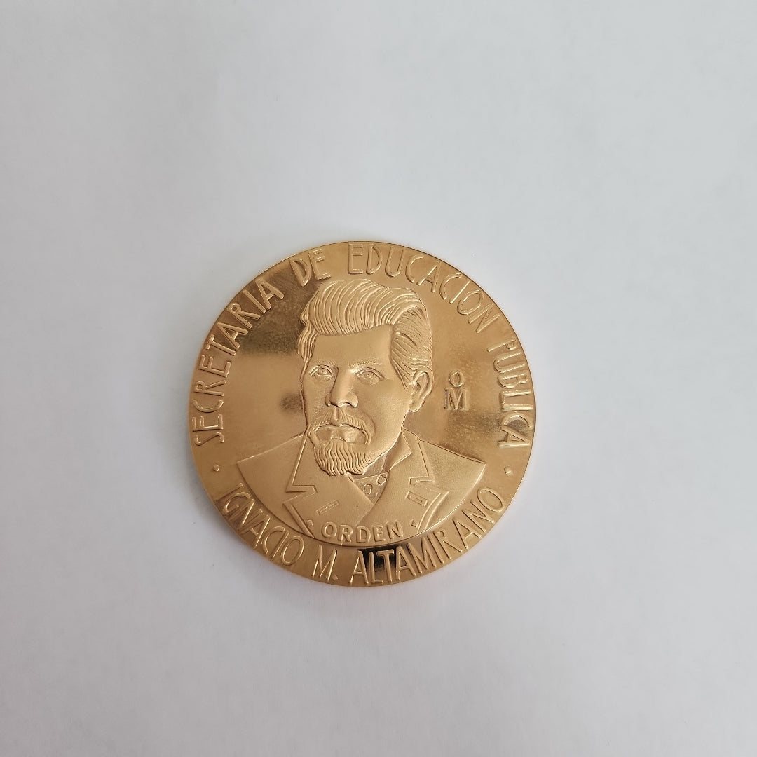 MEDALLA CONMEMORATIVA ORO 21 K 42 GRMS (SEMINUEVO)