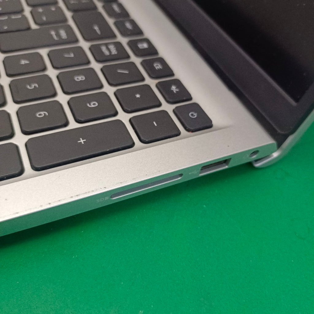 LAPTOP DELL INSPIRON 15 3535 (2024) 512 GB SSD 8 GB RAM (SEMINUEVO)