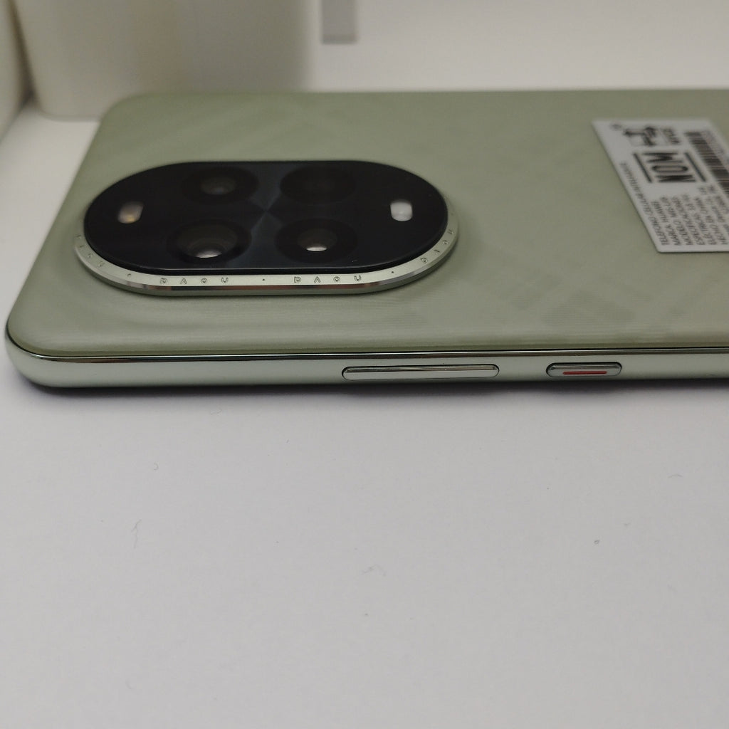 CELULAR HUAWEI NOVA 13 PRO MIS-LX9 (2024) 512 GB 12 GB RAM (SEMINUEVO)