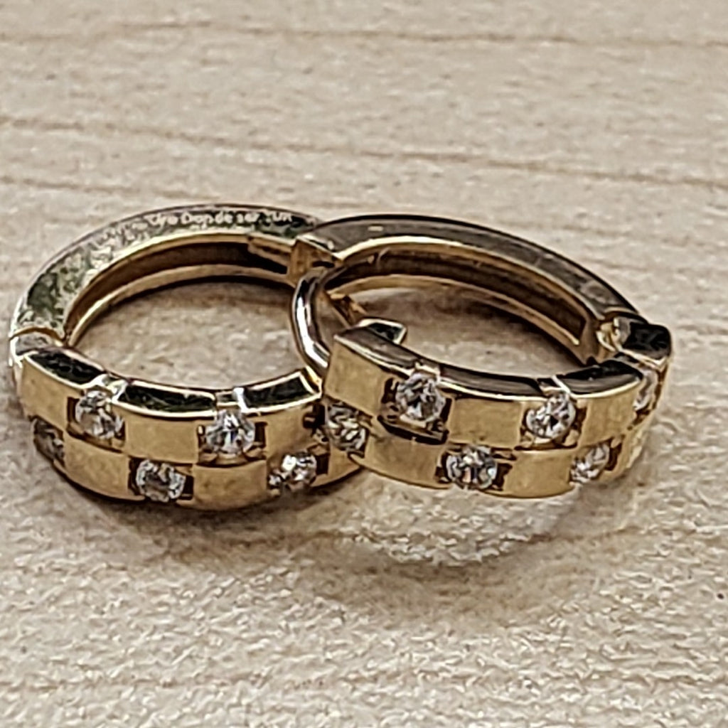 HUGGIES ORO 14K 1.9 (NUEVO)