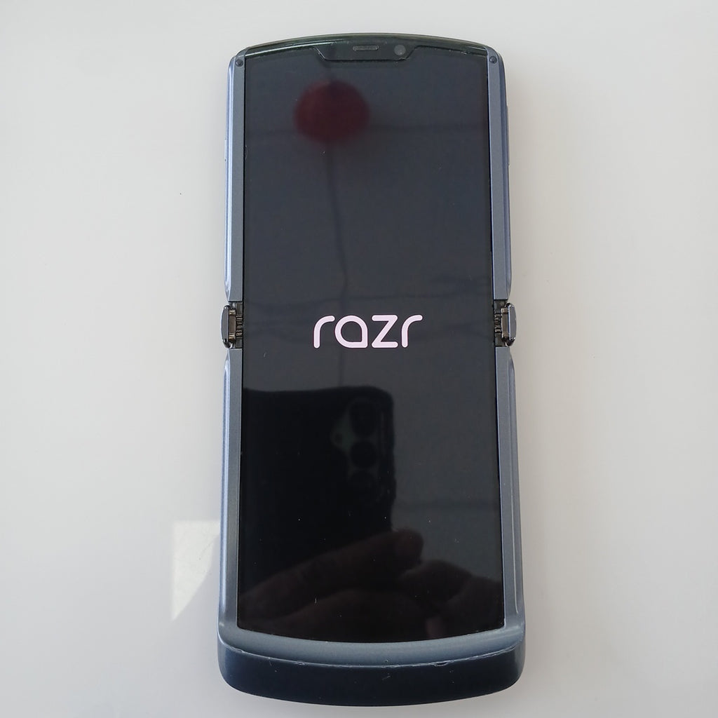 CELULAR MOTOROLA MOTO RAZR 5G XT2071-3 256 GB 8 GB RAM (SEMINUEVO)