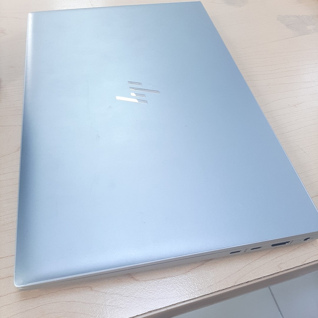 LAPTOP HP ELITEBOOK 845 G8 (2022) 256 GB SSD 16 GB RAM (SEMINUEVO)