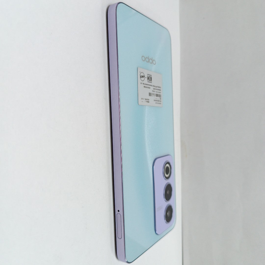 CELULAR OPPO  A80 5G CPH2639 (2024) 256 GB 8 GB RAM (SEMINUEVO)