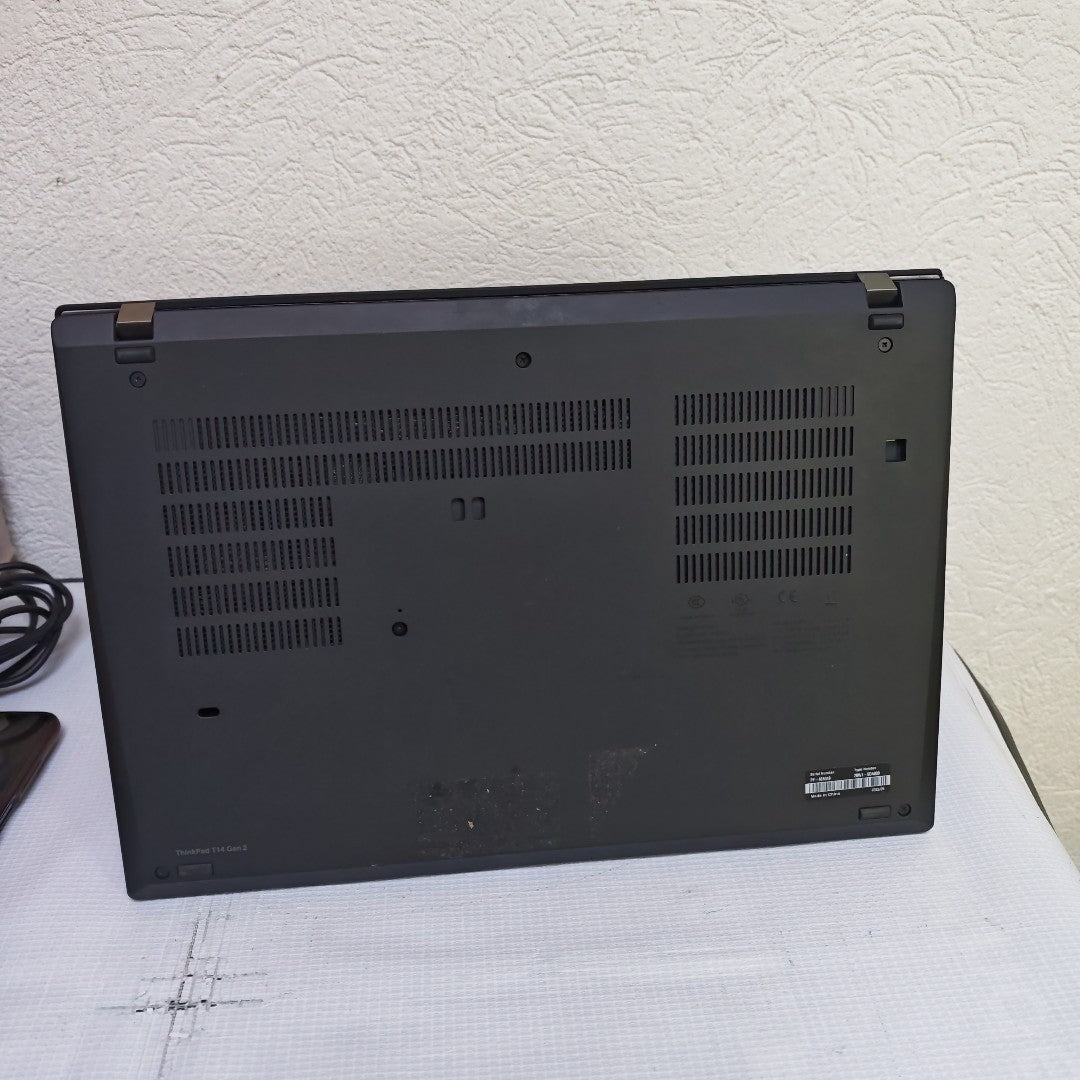 LAPTOP LENOVO THINKPAD T14 GEN 2 (2022) 512 GB SSD 16 GB RAM (SEMINUEVO)