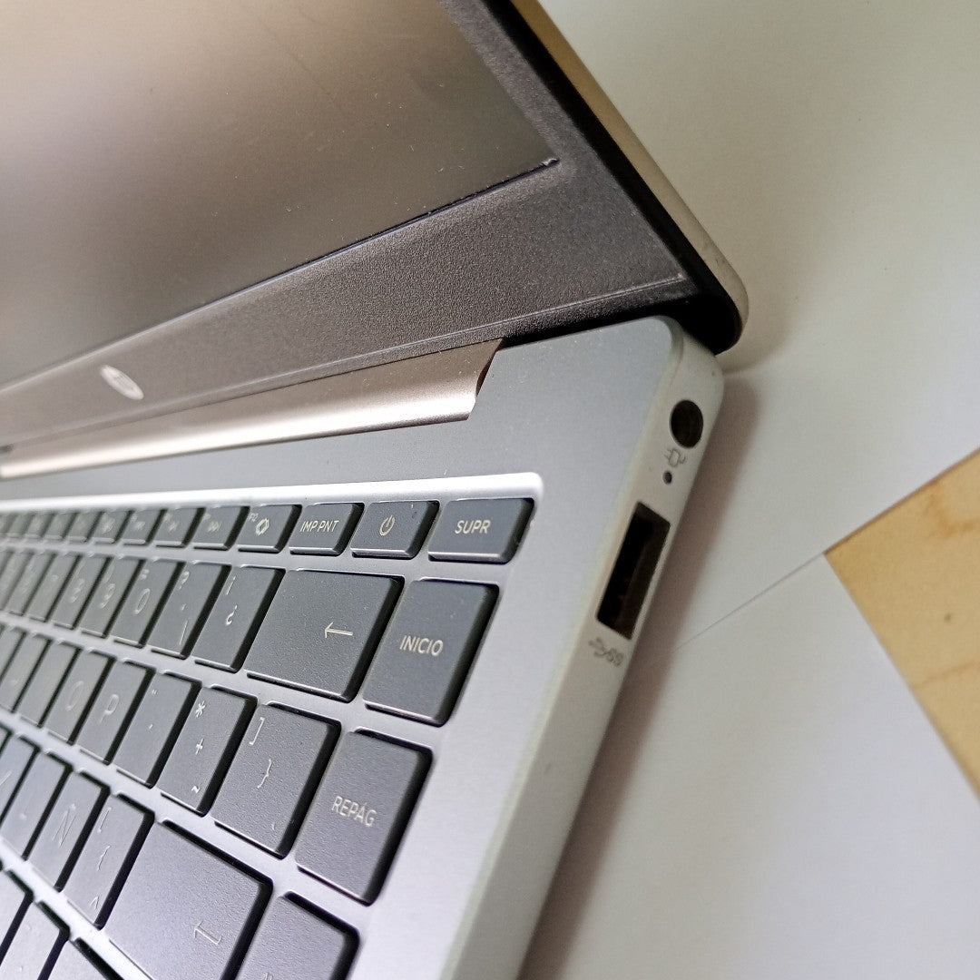 LAPTOP HP 14-EM0000LA (2024) 128 GB SSD 8 GB RAM