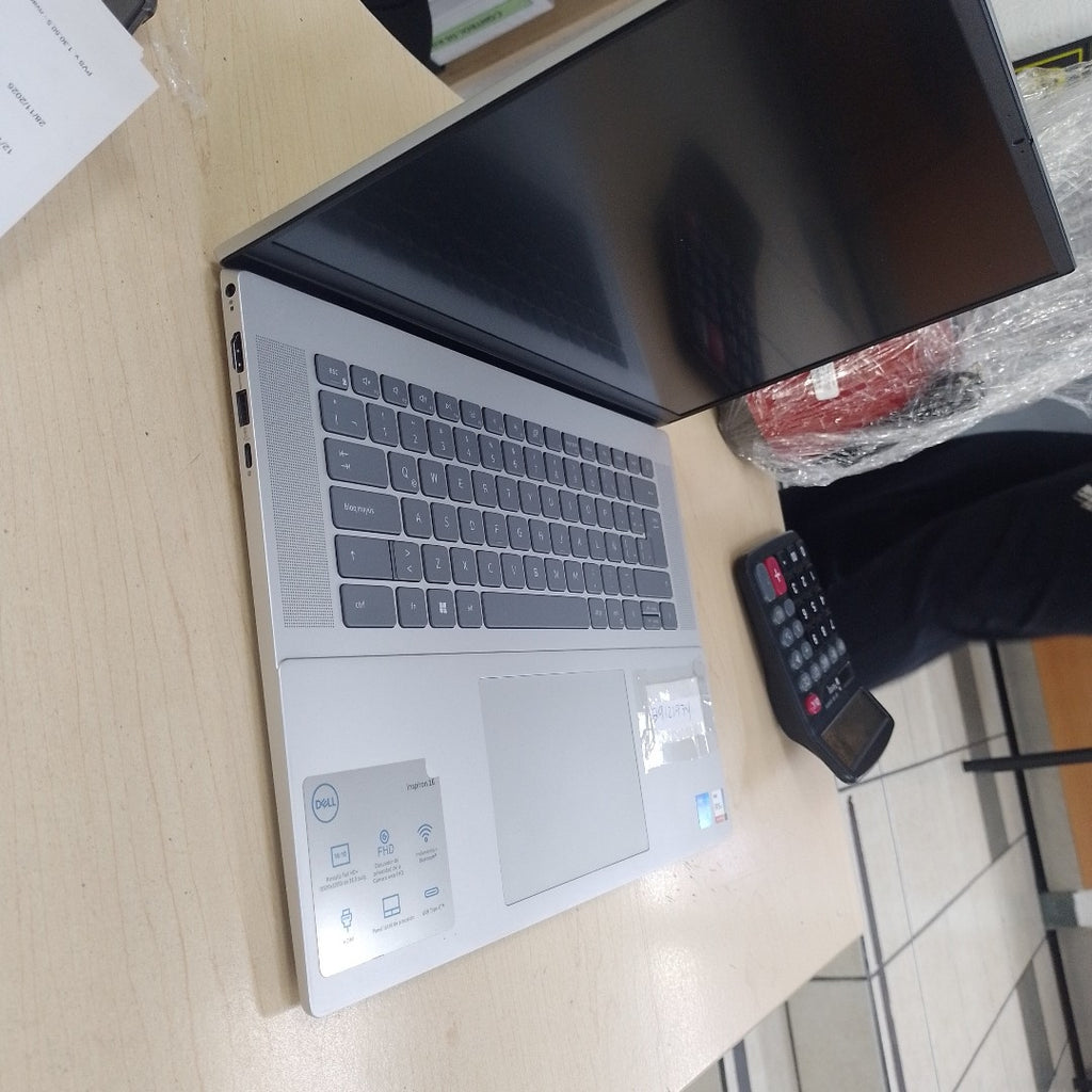 LAPTOP DELL INSPIRON 16 5620 (2022) 512 GB SSD 16 GB RAM (SEMINUEVO)