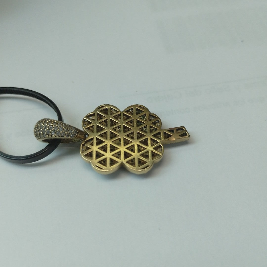 K1 5,00 GRMS 10 K ESPECIFICACIONES COMPLEMENTARIAS DIJE TREBOL DE 4 HOJAS PIEDRA (SEMINUEVO)