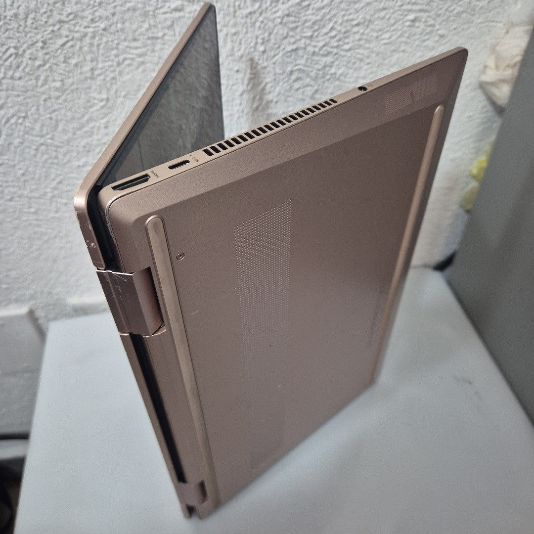 LAPTOP HP PAVILION X360 14-EK0001 (2 EN 1) (2024) 512 GB SSD 8 GB RAM (SEMINUEVO)