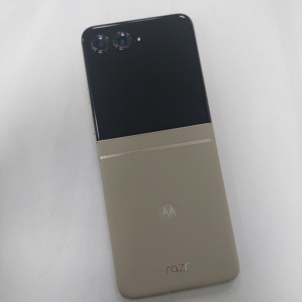 CELULAR MOTOROLA RAZR 50 5G XT2453-1 512 GB 12 GB RAM (SEMINUEVO)