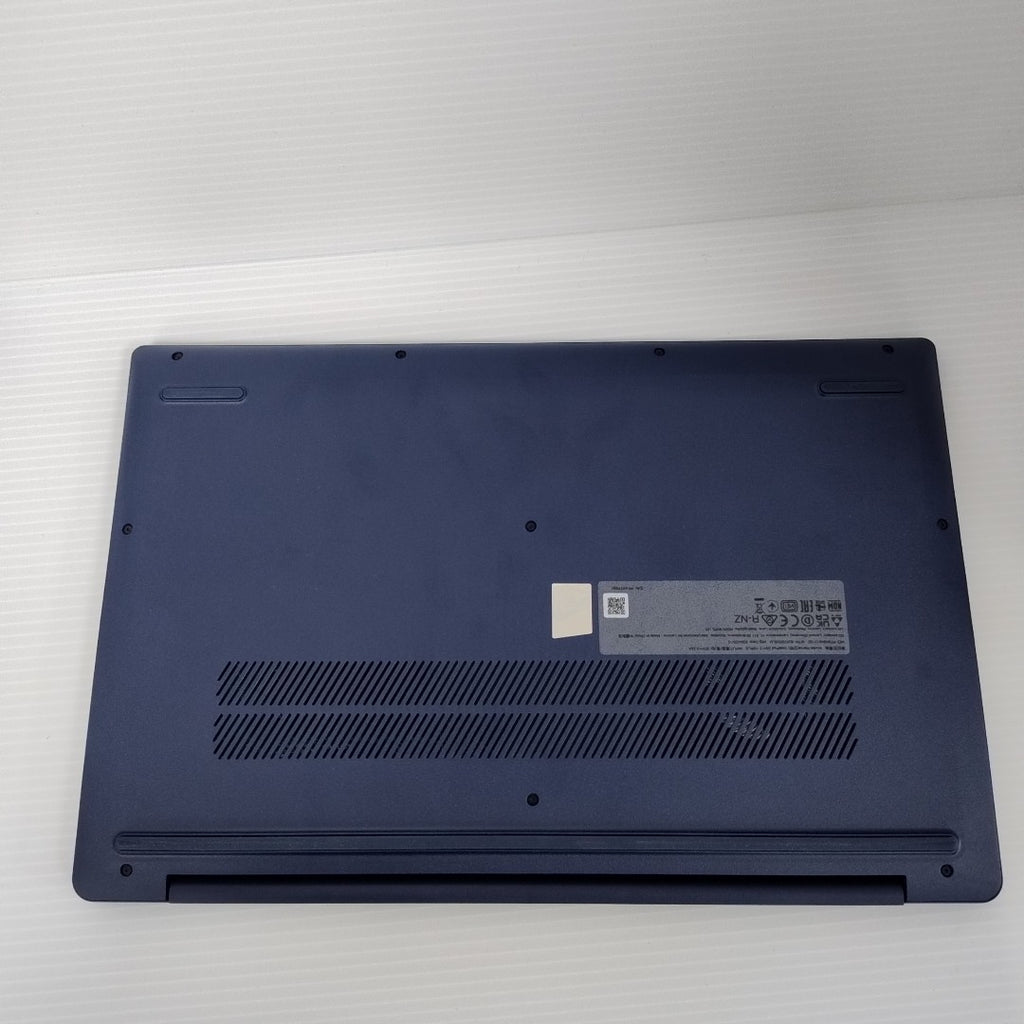 LAPTOP LENOVO IDEAPAD SLIM 3 15IRU8 (2024) 512 GB SSD 8 GB RAM (SEMINUEVO)