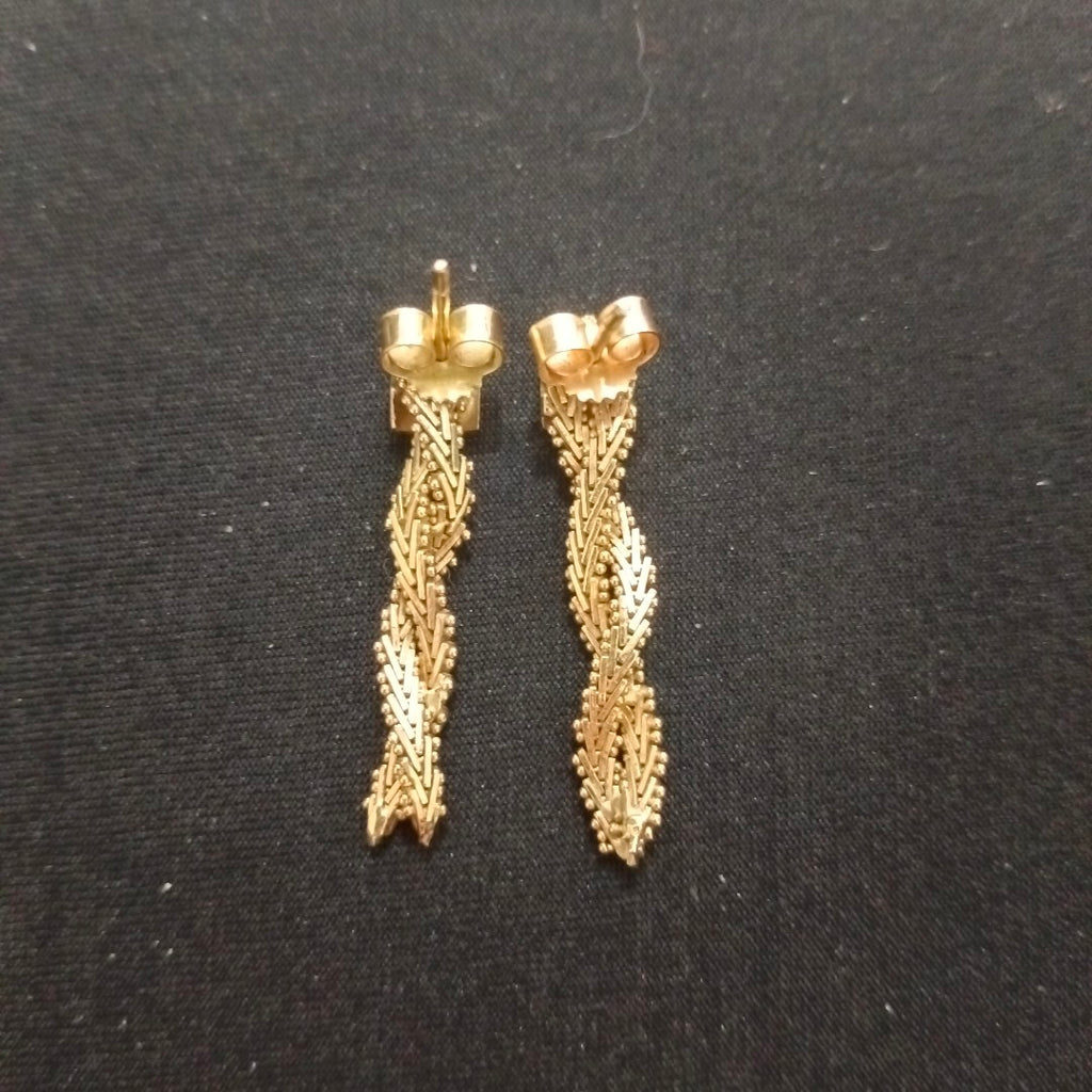 K1 7,00 GRMS 18 K ESPECIFICACIONES COMPLEMENTARIAS PAR DE ARETES TRENZADOS BCHE (SEMINUEVO)