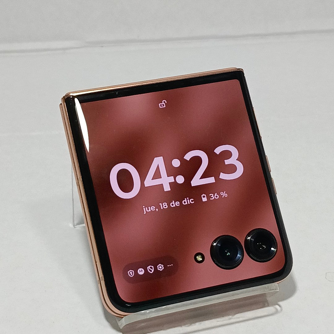 CELULAR MOTOROLA RAZR 50 ULTRA XT2451-3 (2024) 512 GB 12 GB RAM (SEMINUEVO)