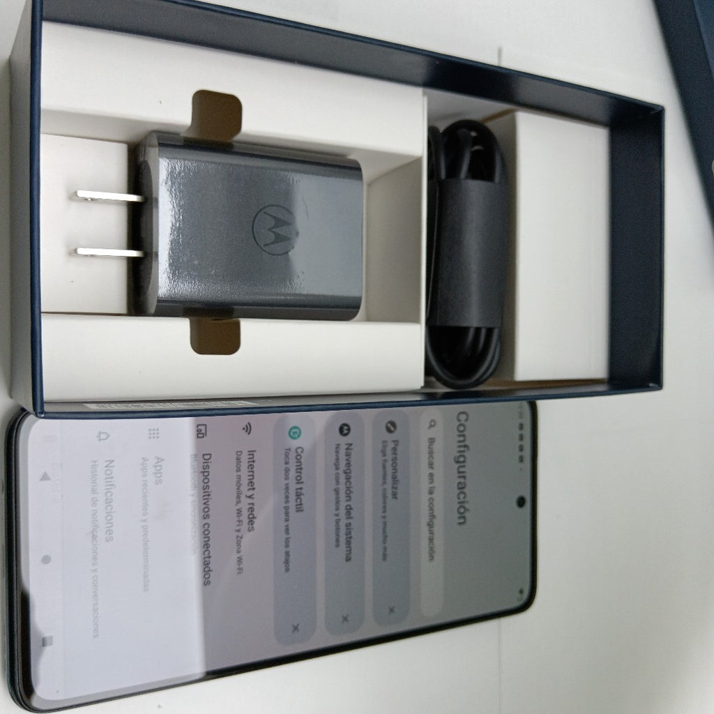 CELULAR MOTOROLA MOTO G52 XT2221-2 256 GB 6 GB RAM (SEMINUEVO)