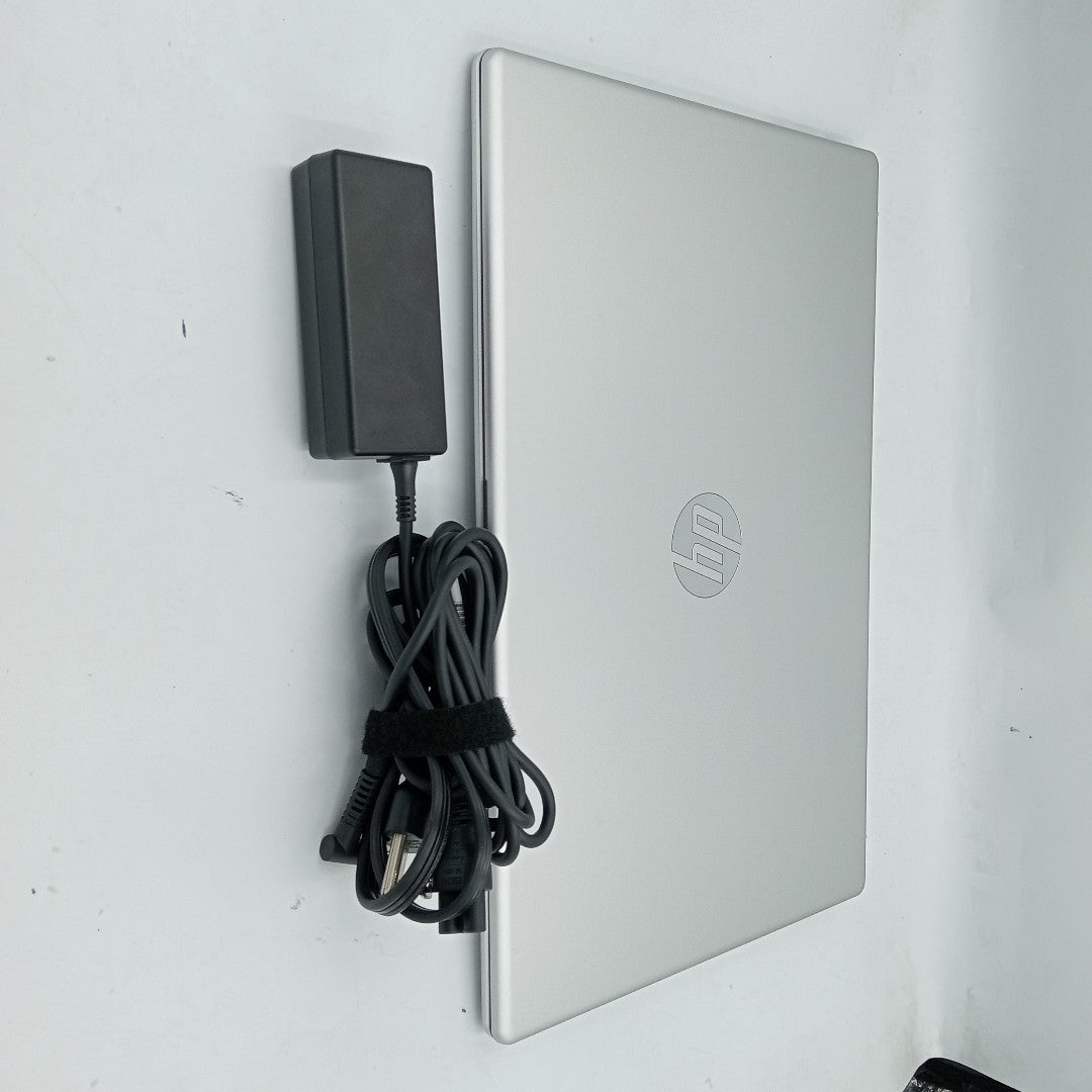 LAPTOP HP 15-FD0046LA (2024) 512 GB SSD 8 GB RAM (SEMINUEVO)