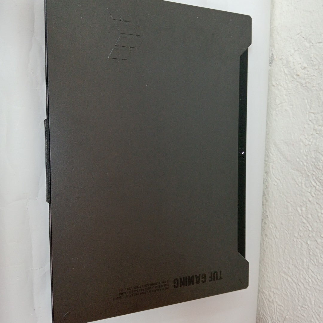LAPTOP ASUS TUF GAMING F15 FX507VU-LP318W (2024) 512 GB SSD 16 GB RAM (SEMINUEVO)