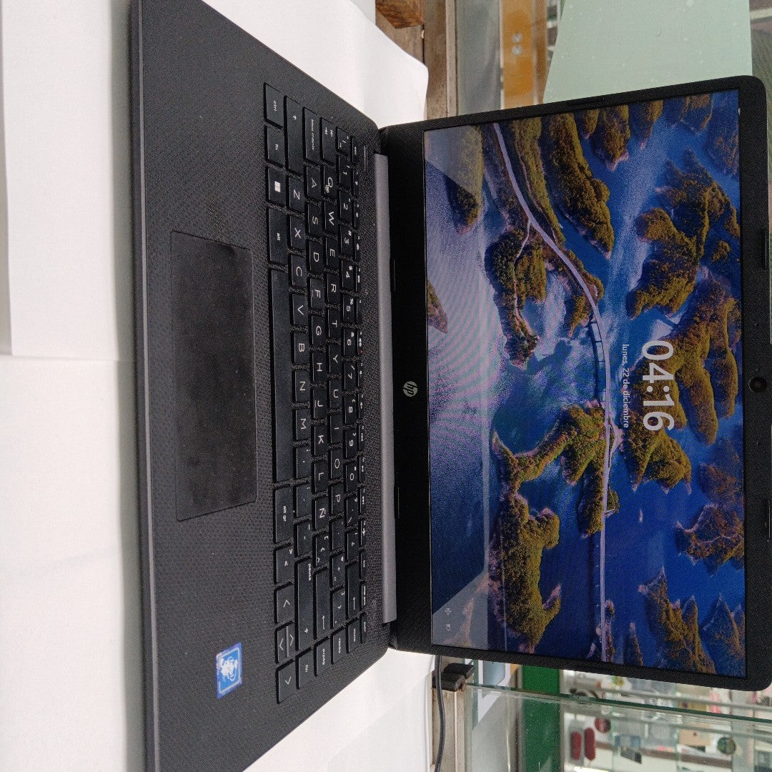 LAPTOP HP 14-DQ0510LA (2023) 256 GB SSD 4 GB RAM (SEMINUEVO)