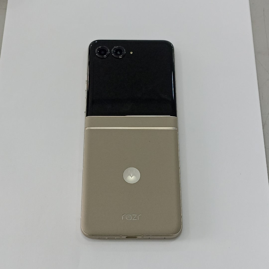 CELULAR MOTOROLA RAZR 50 5G XT2453-1 512 GB 12 GB RAM (SEMINUEVO)
