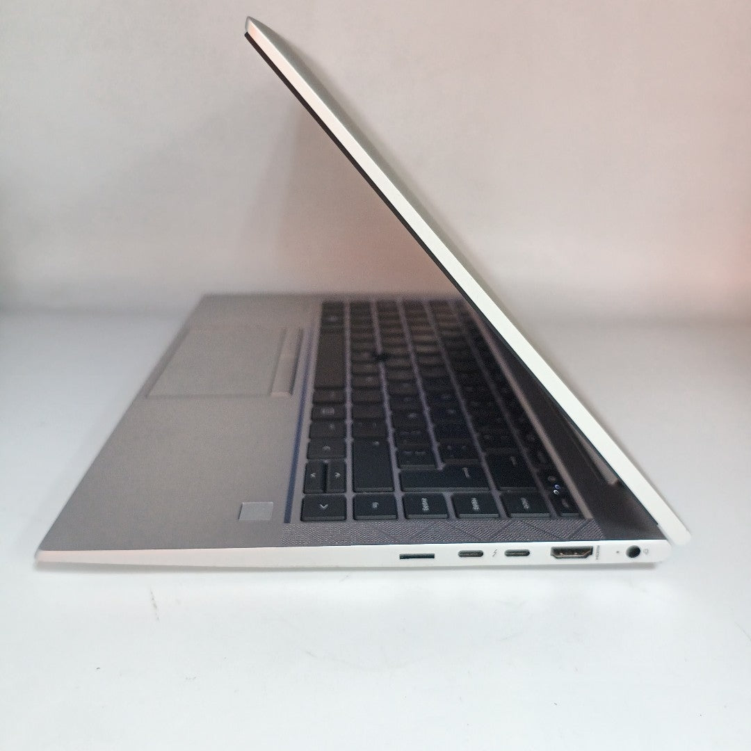 LAPTOP HP ELITEBOOK 840 G8 (2022) 256 GB SSD 16 GB RAM (SEMINUEVO)