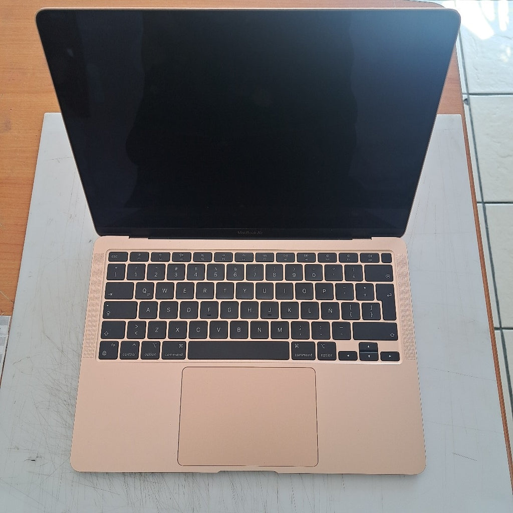 LAPTOP APPLE MACBOOK AIR 13" 2020 3.2 A2337 256 GB SSD 8 GB RAM (SEMINUEVO)