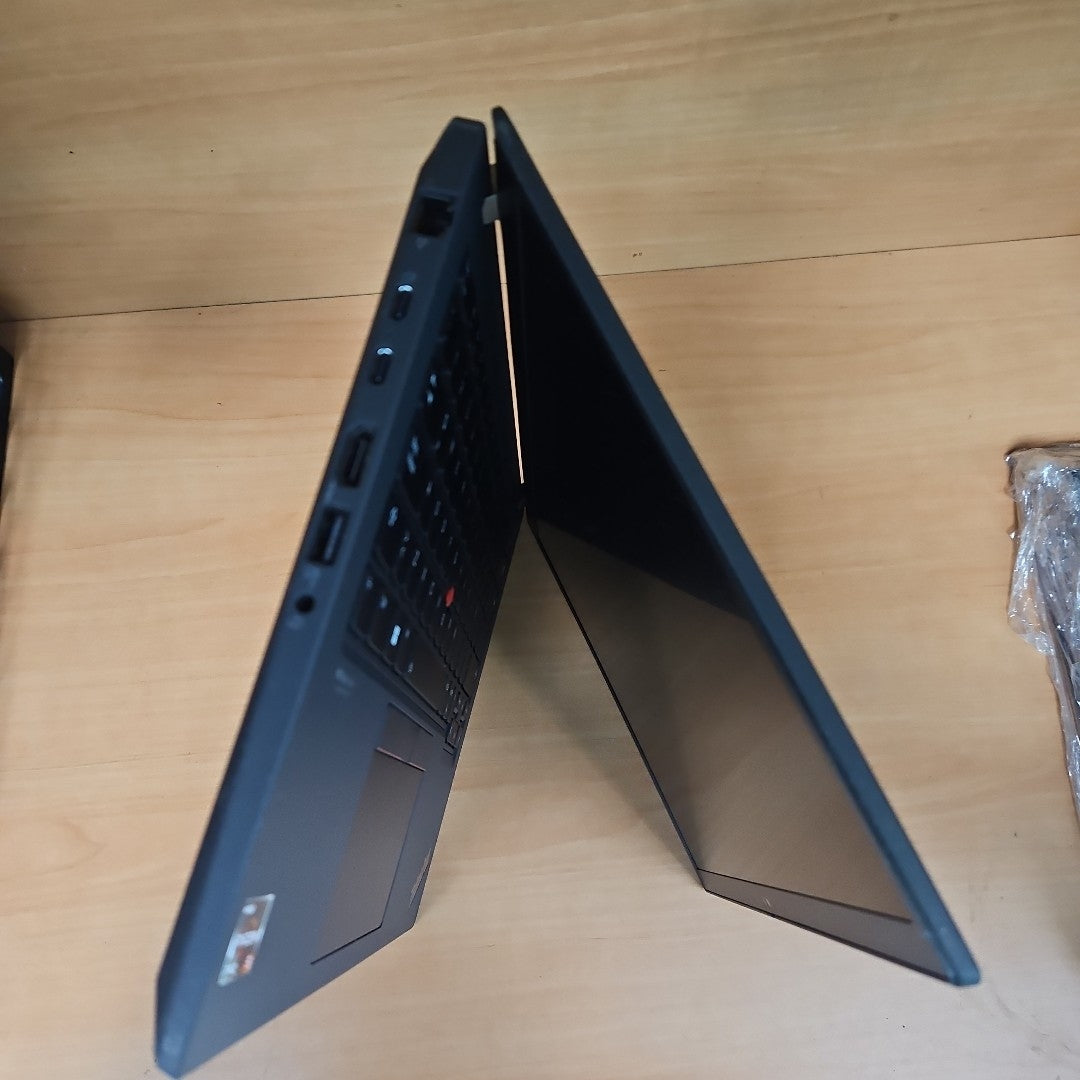 LAPTOP LENOVO THINKPAD T14 GEN 3 (2023) 512 GB SSD 16 GB RAM (SEMINUEVO)