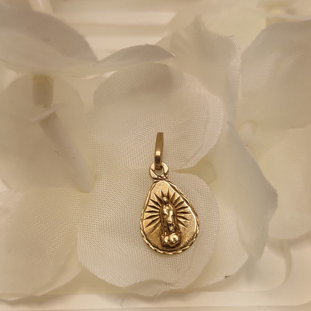 DIJE ORO 10 K 0.6 GRMS (SEMINUEVO)