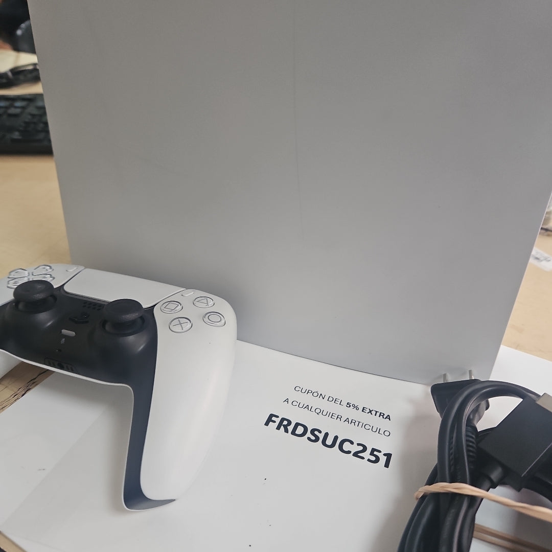 CONSOLA DE VIDEOJUEGO SONY PS5 825 SSD (SEMINUEVO)