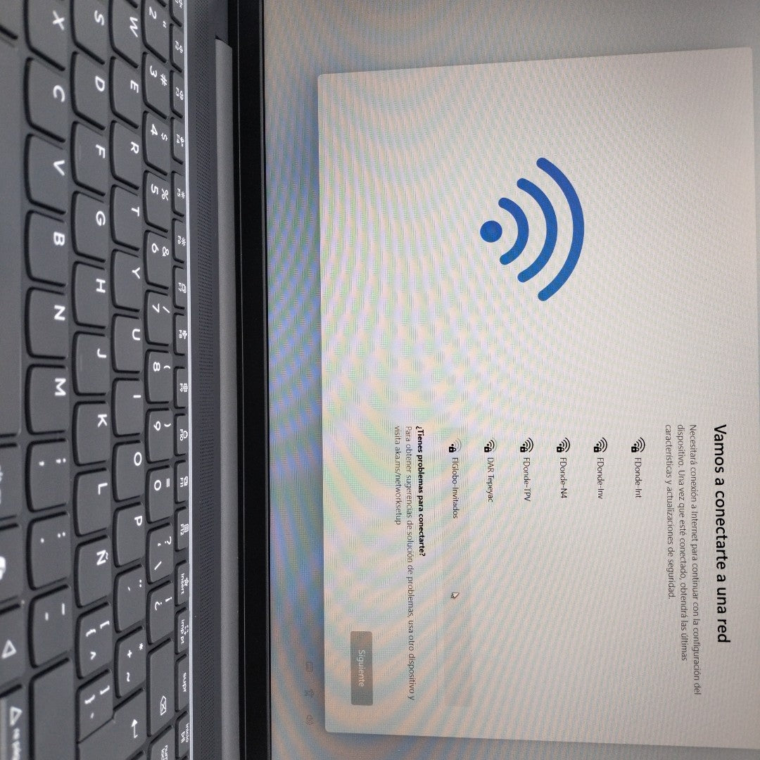 LAPTOP LENOVO IDEAPAD SLIM 3 15IRH10 (2025) 1 TB SSD 24 GB RAM (SEMINUEVO)