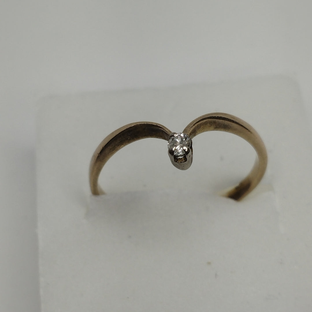 K1 1,40 GRMS 8 K ESPECIFICACIONES COMPLEMENTARIAS ANILLO CON MINI PIEDRA BLANCA (SEMINUEVO)