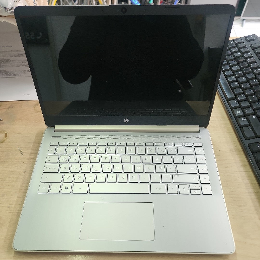 LAPTOP HP 14-DQ2502LA (2022) 256 GB SSD 8 GB RAM (SEMINUEVO)