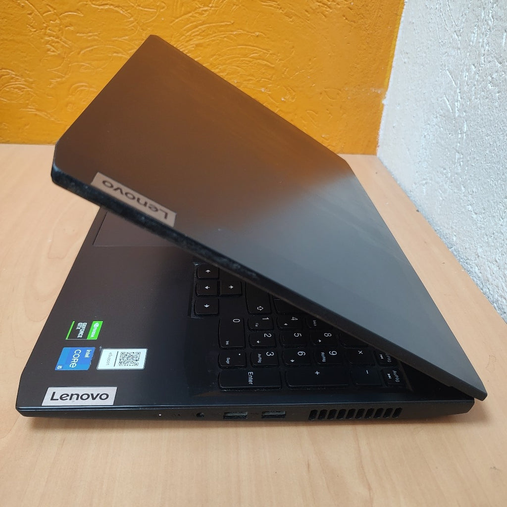 LAPTOP LENOVO IDEAPAD GAMING 3 15IHU6 (2023) 512 GB SSD 16 GB RAM (SEMINUEVO)