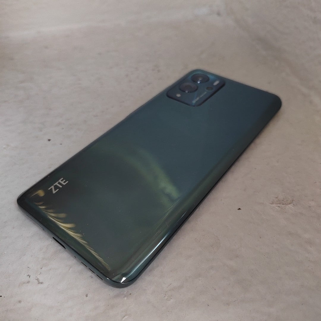 CELULAR ZTE BLADE V40 PRO 9046 128 GB 6 RAM                                                                                                (SEMINUEVO)