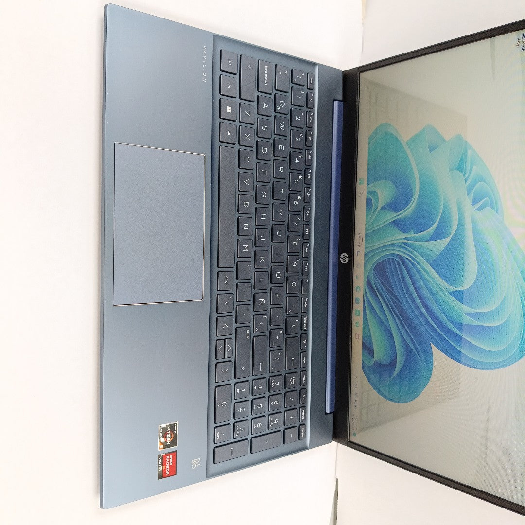 LAPTOP HP PAVILION 15-EH1509LA (2022) 512 GB SSD 8 GB RAM (SEMINUEVO)