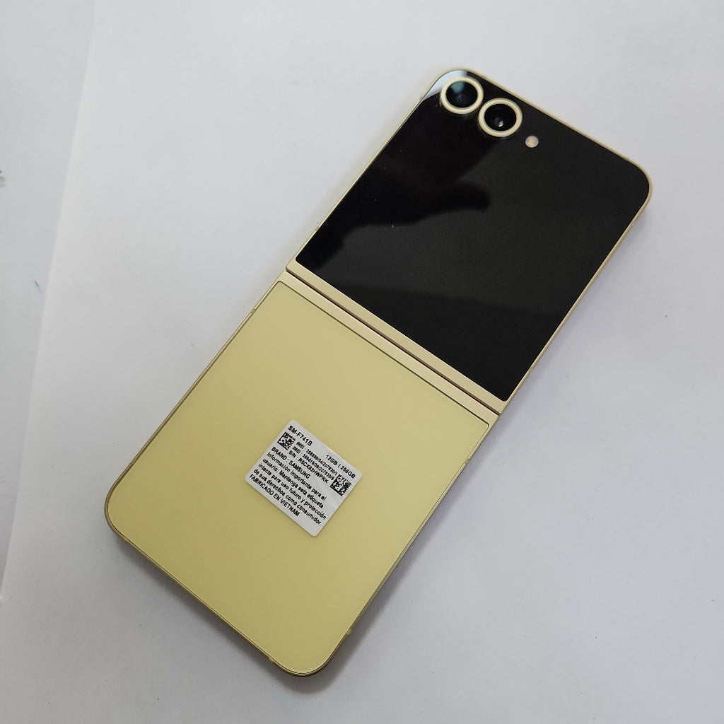 CELULAR SAMSUNG GALAXY Z FLIP6 SM-F741B (2024) 256 GB 12 GB RAM (SEMINUEVO)
