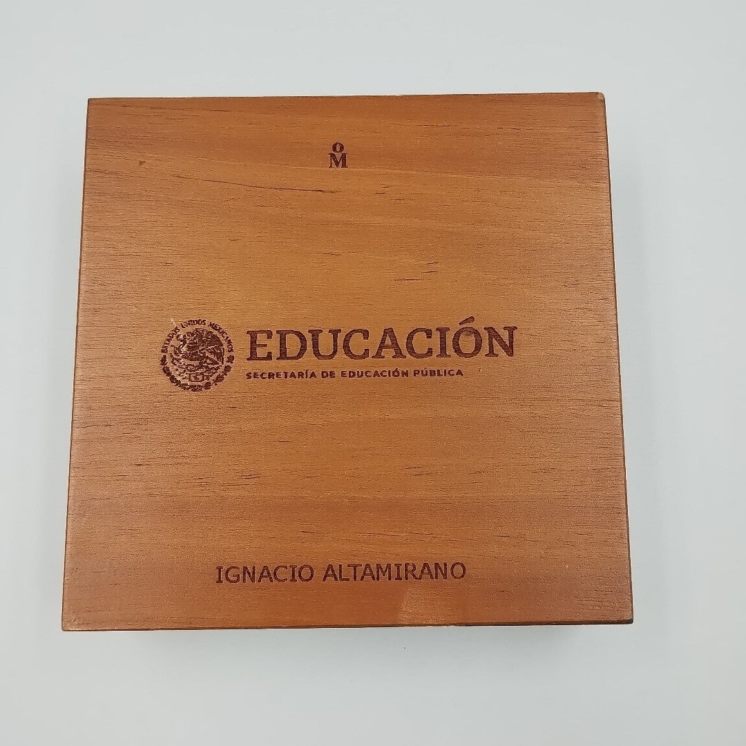 MEDALLA CONMEMORATIVA ORO 21 K 42 GRMS (SEMINUEVO)