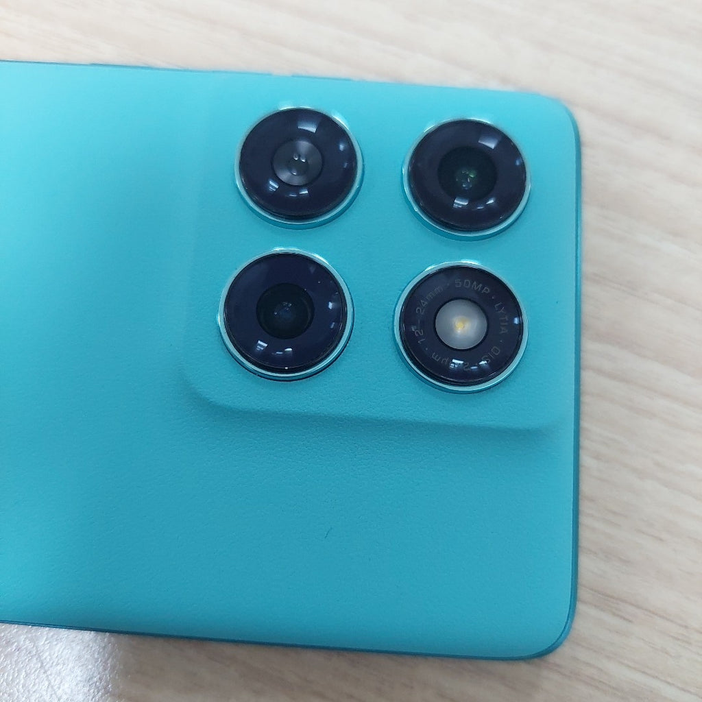 CELULAR MOTOROLA EDGE 60 FUSION XT2503-1 (2023) 256 GB 8 GB RAM (SEMINUEVO)