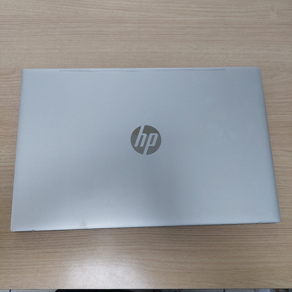 LAPTOP HP PAVILION 15-EH3002LA (2024) 512 GB SSD 16 GB RAM (SEMINUEVO)