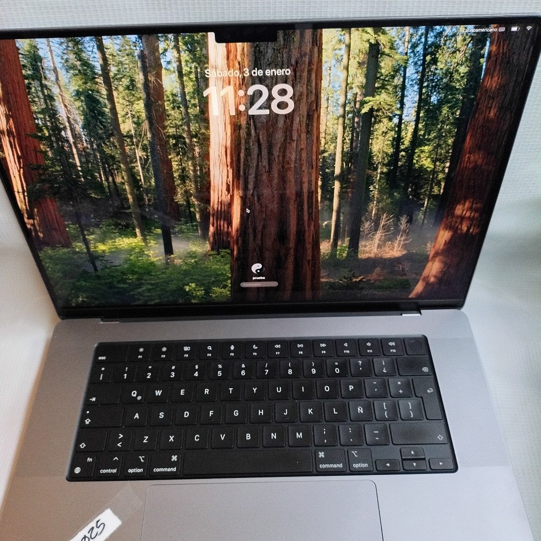 LAPTOP APPLE MACBOOK PRO 16" 2021 A2485 (CPU10 / GPU32) 1 TB SSD 32 GB RAM (SEMINUEVO)