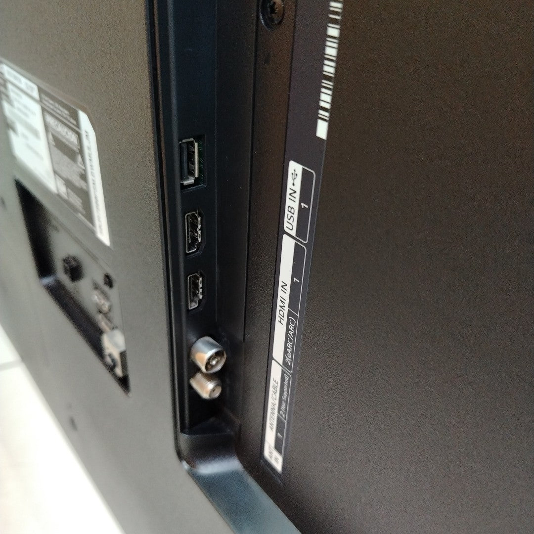 PANTALLA SAMSUNG UN50CU8000F(2024) 50" LED 4K (SEMINUEVO)