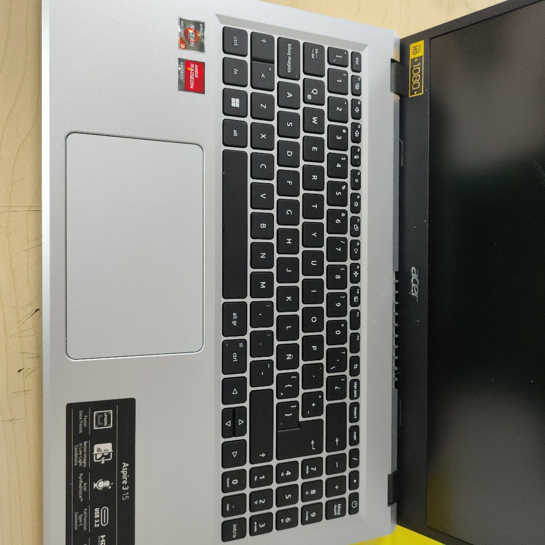 LAPTOP ACER ASPIRE 3 A315-24P-R625 (2023) 512 GB SSD 8 GB RAM (SEMINUEVO)