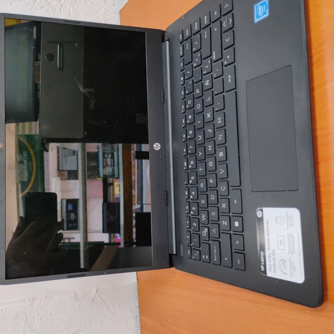 LAPTOP HP 14-DQ0526LA (2023) 128 GB SSD 4 GB RAM (SEMINUEVO)