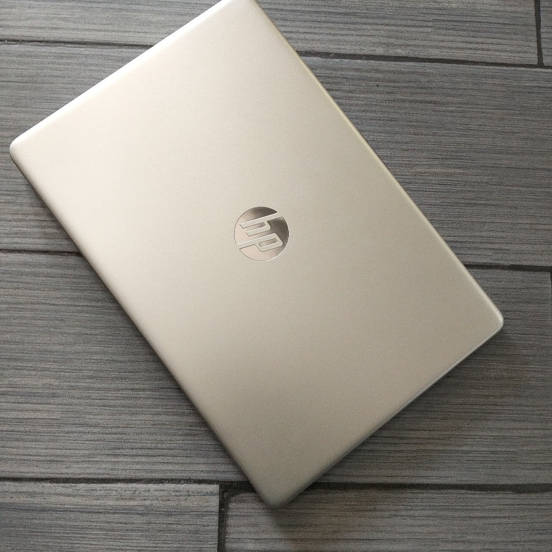 LAPTOP HP 15-EF2518LA (2023) 256 GB SSD 12 GB RAM (SEMINUEVO)