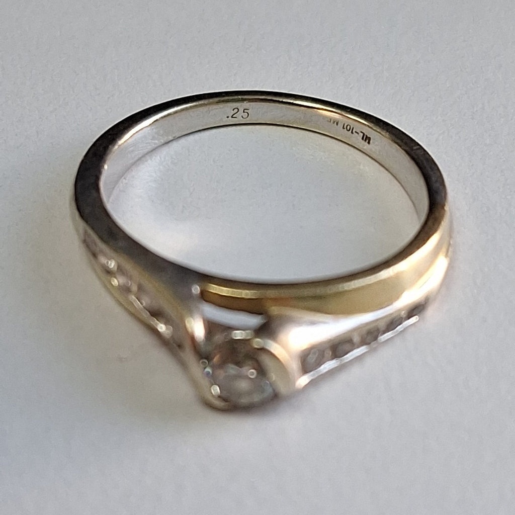 ANILLITO, SOLITARIO ORO 14 K 3.7 GRMS (SEMINUEVO)