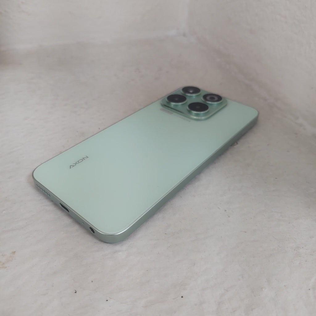 CELULAR ZTE AXON 70 Z2459 256 GB 6 GB RAM (SEMINUEVO)