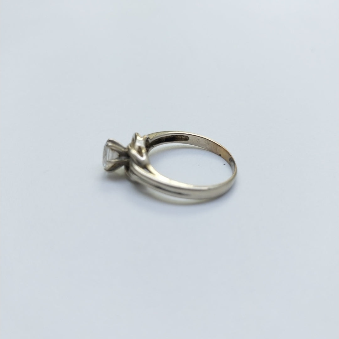 ANILLITO ORO BLANCO 10 K 2.1 GRMS (SEMINUEVO)