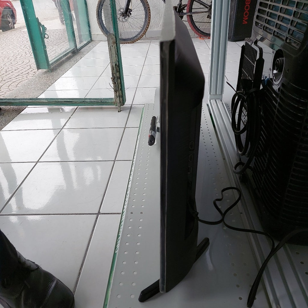 PANTALLA SAMSUNG UN32T4300AF (2020) 32" LED HD (SEMINUEVO)