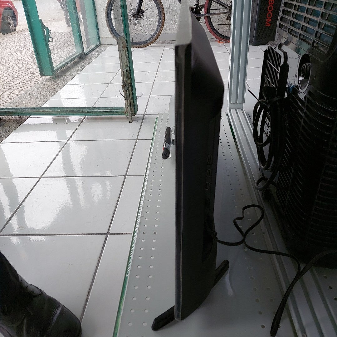 PANTALLA SAMSUNG UN32T4300AF (2020) 32" LED HD (SEMINUEVO)