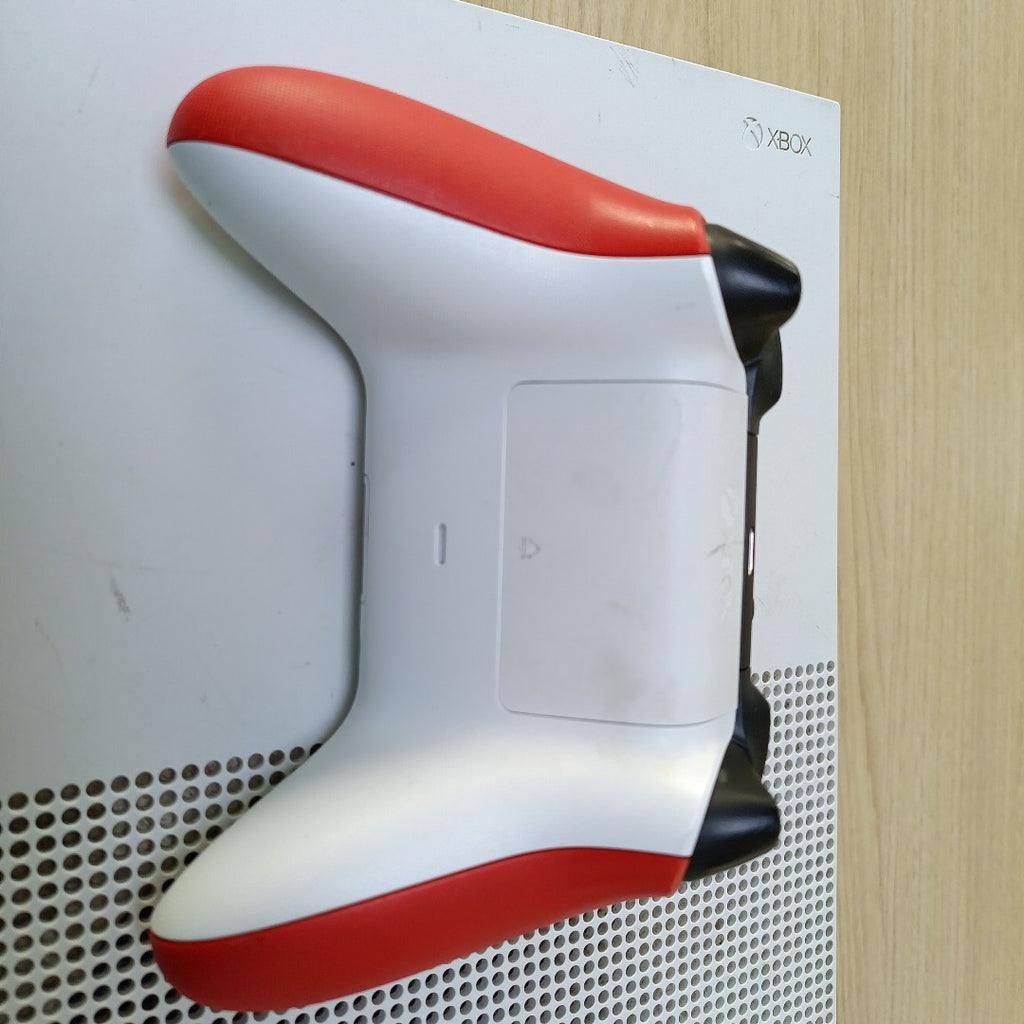 CONSOLA DE VIDEOJUEGO MICROSOFT XBOX ONE S 1 TB (SEMINUEVO)